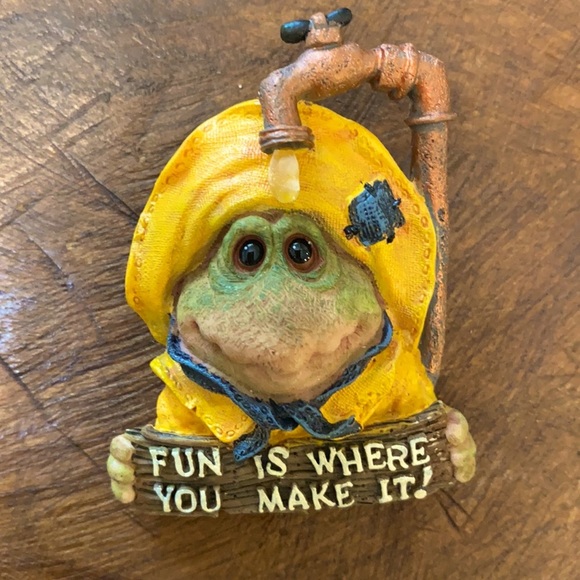 VINTAGE Boyd’s Bear & Friends TBC Marked “Fun Is Where You Make It!” Frog Brooch - Picture 2 of 6